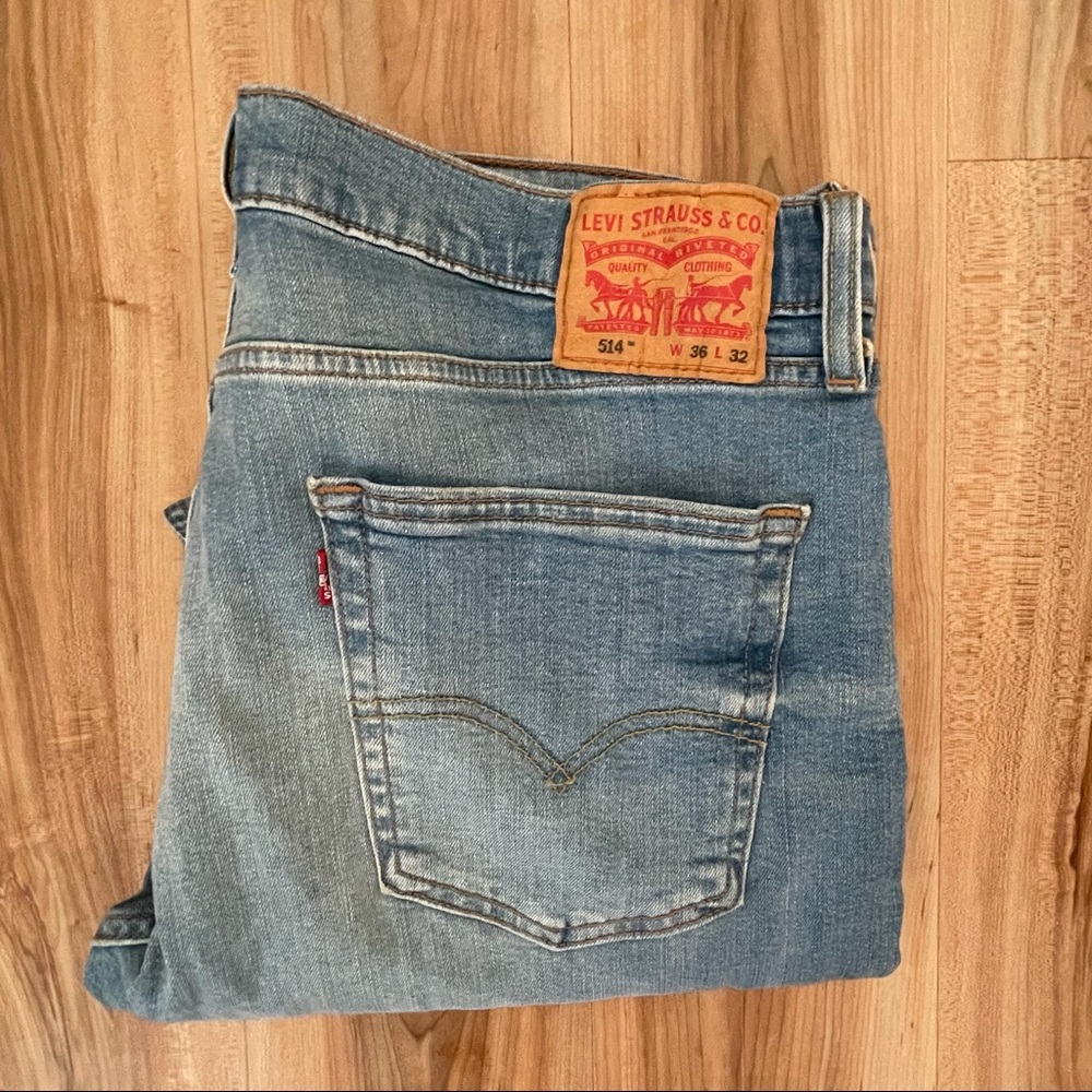 Levi’s 514 Straight Fit Men’s Jeans